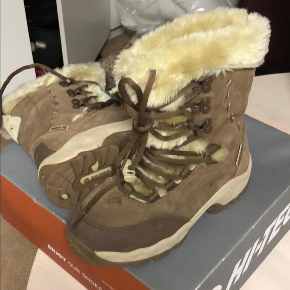 Hi-Tec St. Moritz Snow Boots Size 7 NEW